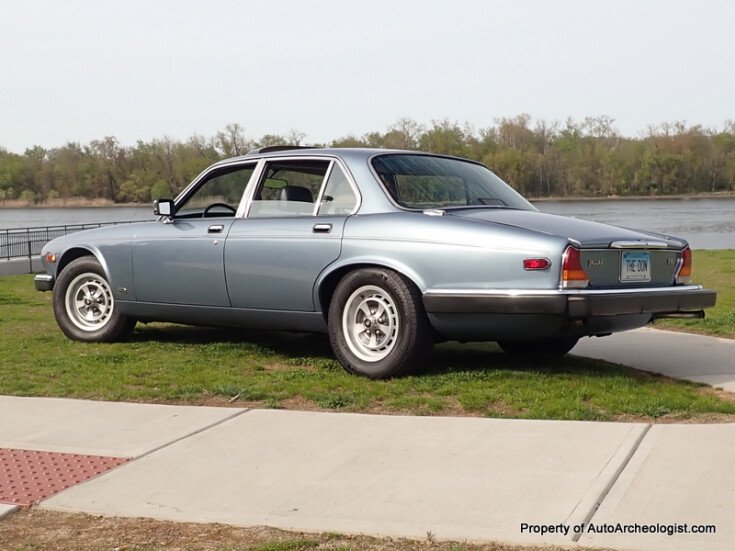 Photo for 1987 Jaguar XJ6